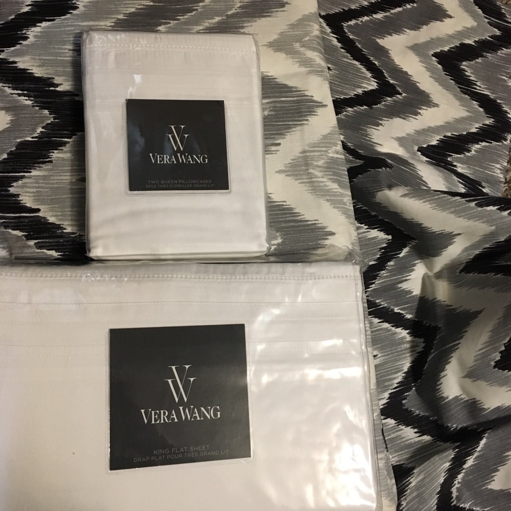 Vera Wang Luxury King Flat Sheet & Pillowcase set